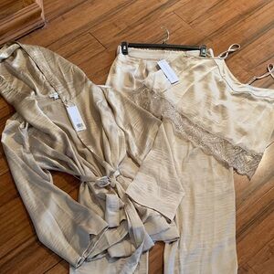 Adyson Parker Cream Women's Robe and Sleepwear Set